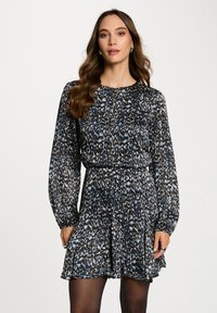 Короткое платье