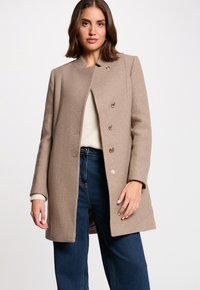 Шерстяное пальто