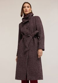 Шерстяное пальто