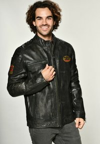 Кожаная куртка