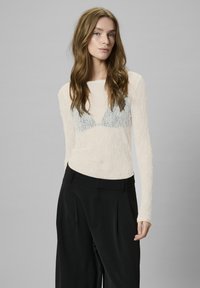 Кружевная блузка