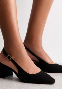 Туфли слинги