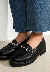 Полуботинки