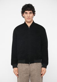 Куртка бомбер Куртка бомбер