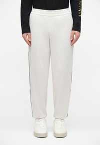 Спортивные штаны