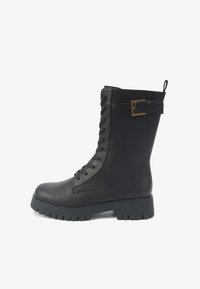 Ботинки на шнуровке