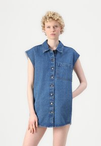 Джинсовое платье