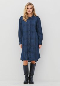 Джинсовое платье