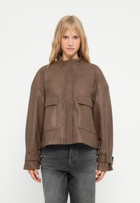 Байкерская куртка