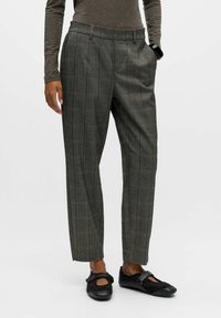 Узкие брюки