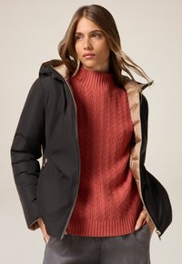 Зимняя куртка