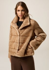 Зимняя куртка