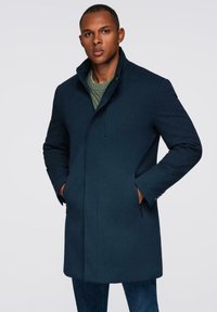 Короткое пальто