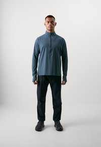 Спортивная майка