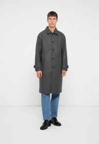 Шерстяное пальто