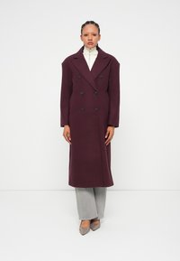 Шерстяное пальто