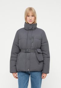 Зимняя куртка