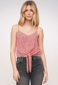 Топ на бретельках