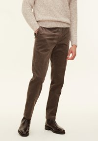 Вельветовые брюки