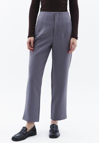 Узкие брюки