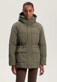 Спортивная куртка