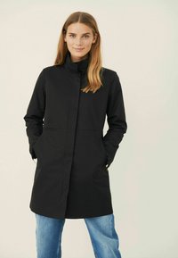 Шерстяное пальто