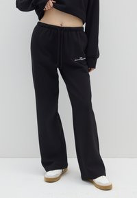 Спортивные штаны