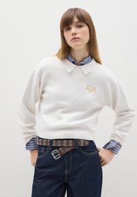 Пуловер Пуловер