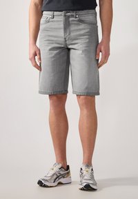 Шорты Шорты