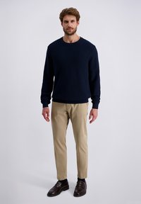 Пуловер Пуловер