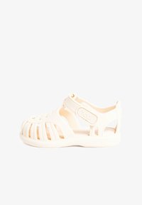 Сандалии Сандалии