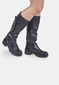 Ковбойские сапоги