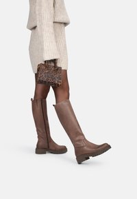 Сапоги на платформе