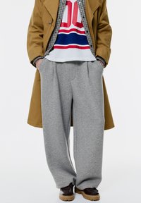 Спортивные штаны