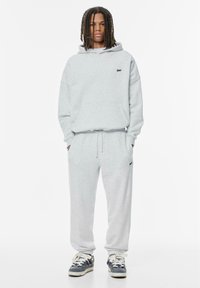 Спортивные штаны