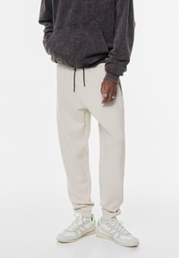 Спортивные штаны