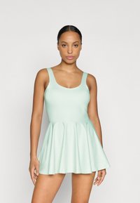 Спортивное платье