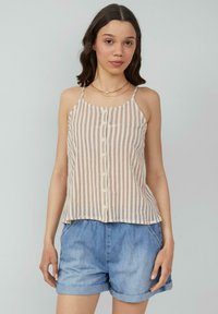 Топ на бретельках