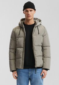 Зимняя куртка