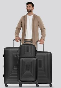 Набор чемоданов Набор чемоданов