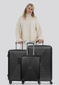 Набор чемоданов Набор чемоданов