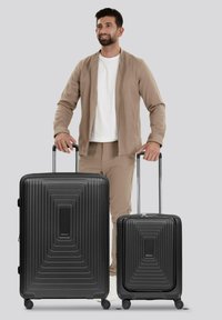 Набор чемоданов Набор чемоданов