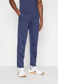 Спортивные штаны