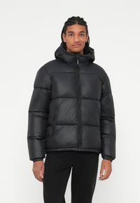 Зимняя куртка