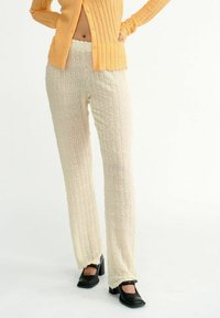 Узкие брюки