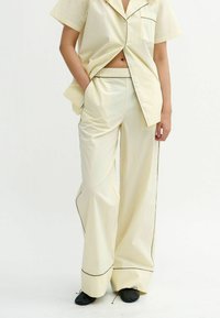 Широкие брюки