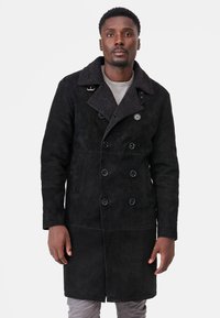 Шерстяное пальто