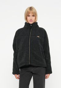 Флисовая куртка