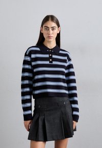 Пуловер с воротником поло Пуловер с воротником поло