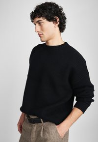 Пуловер Пуловер